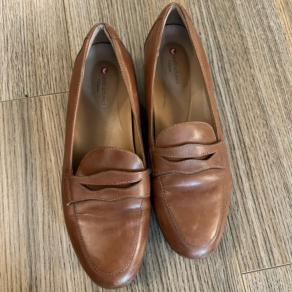 Clarks brown leather loafers (Womens size 7.5M)